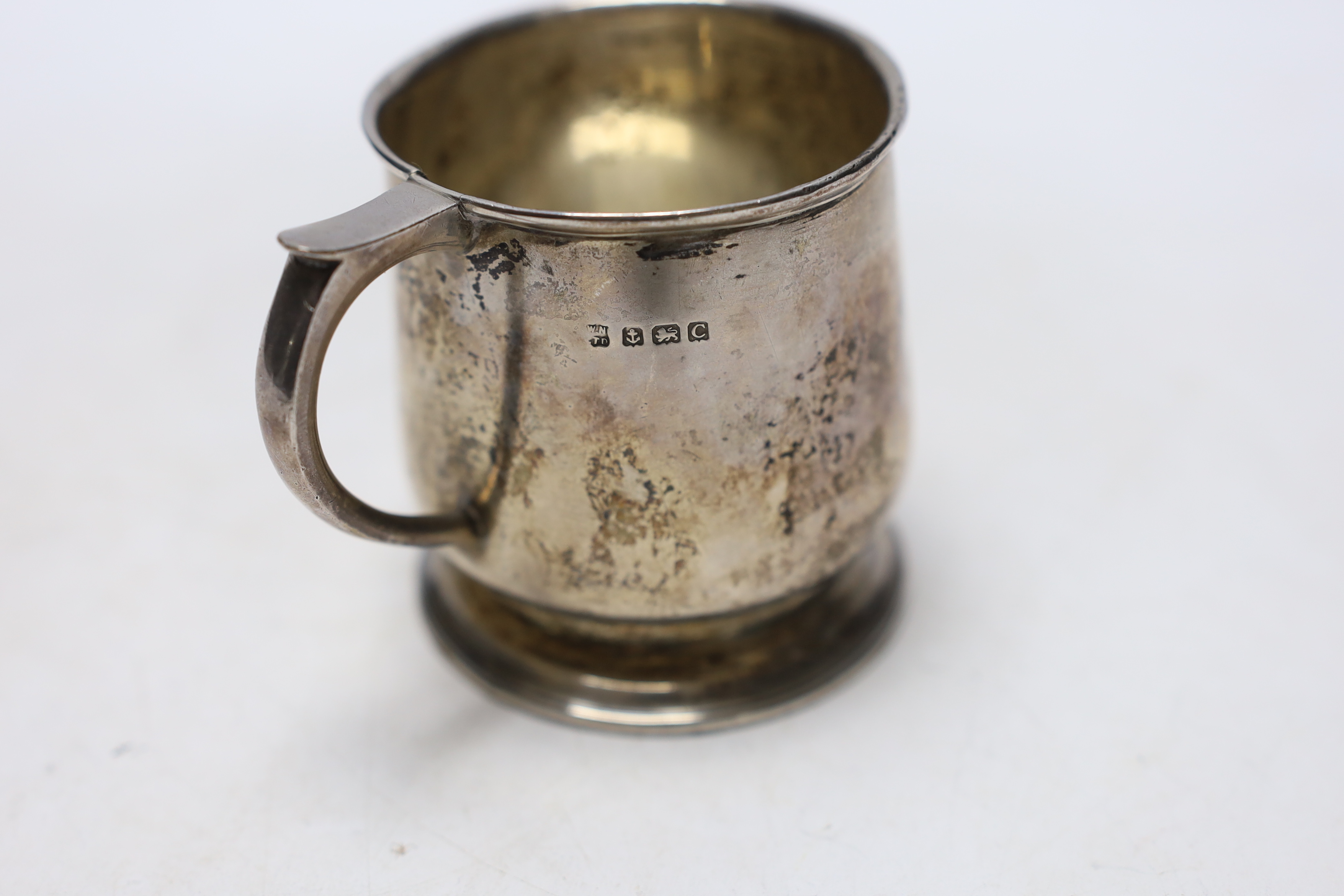 A George V silver christening mug, maker W. Neale Ltd, Birmingham 1927, 76mm.